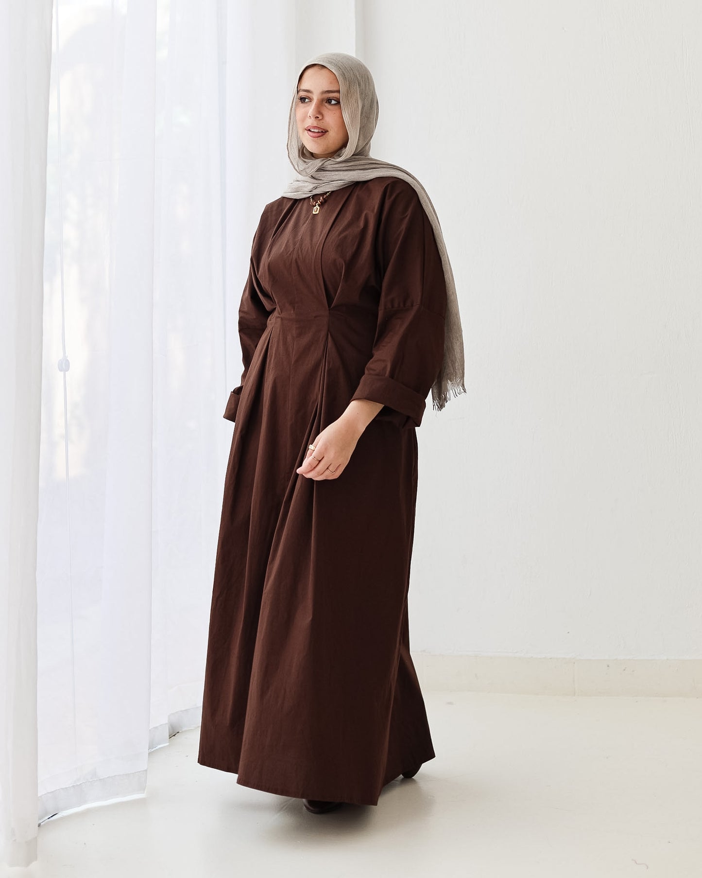 Flowy waist Dress In Brown