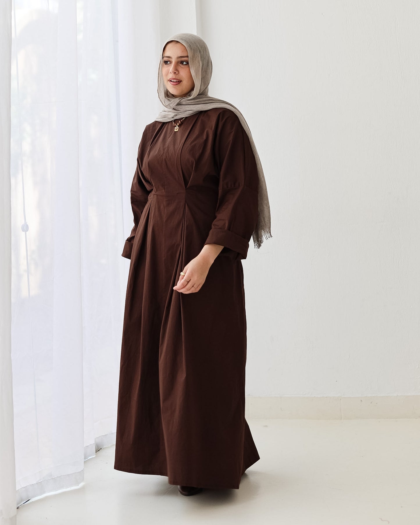 Flowy waist Dress In Brown