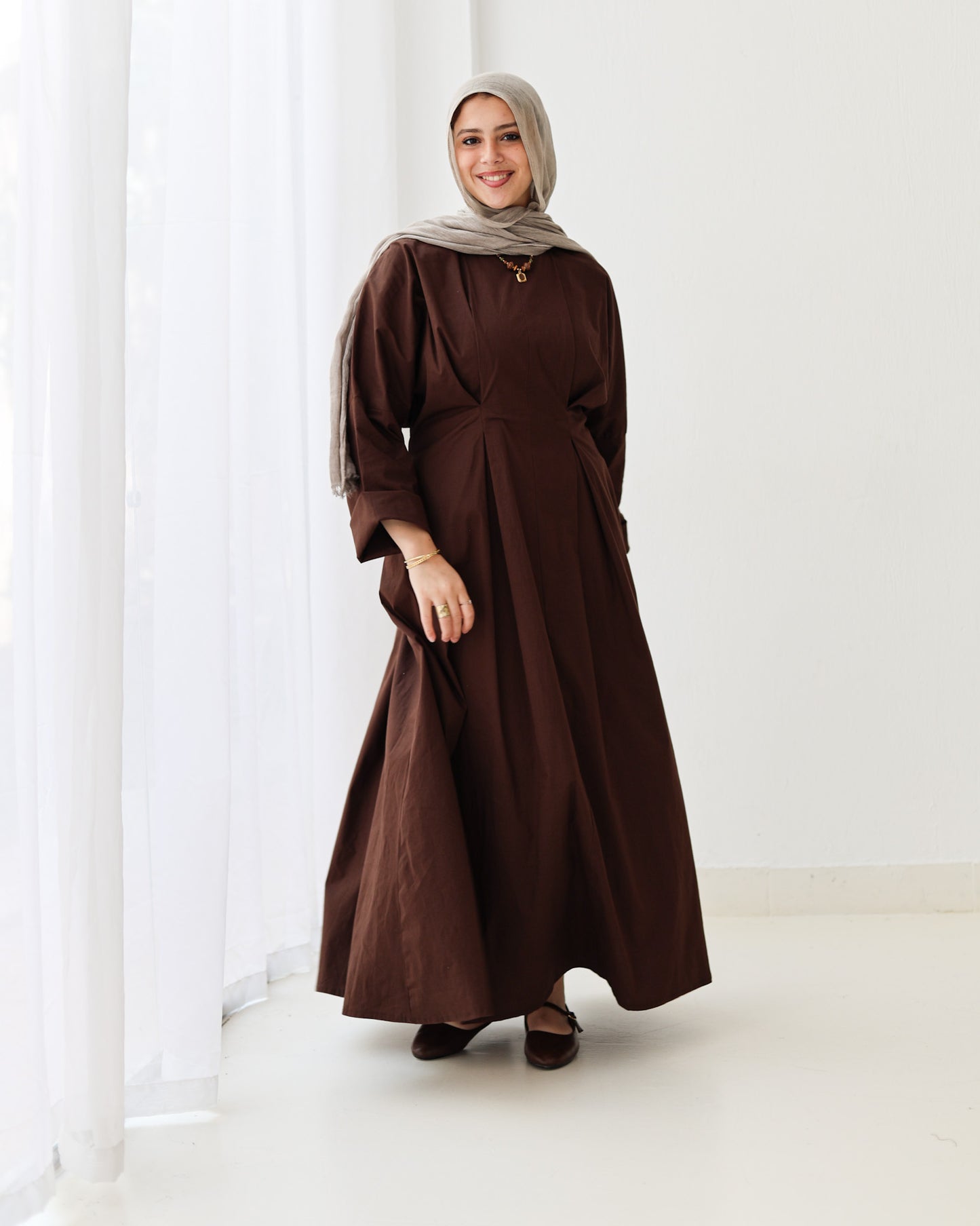 Flowy waist Dress In Brown